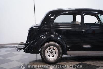 1936 Ford Tudor Humpback