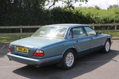 1999 Jaguar XJ8 AUTO