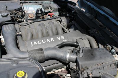 1999 Jaguar XJ8 AUTO