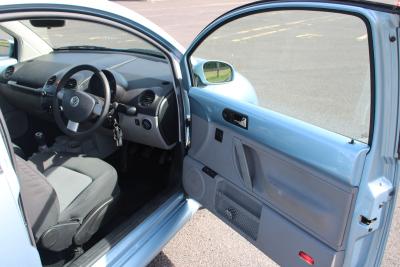 2005 Volkswagen Beetle