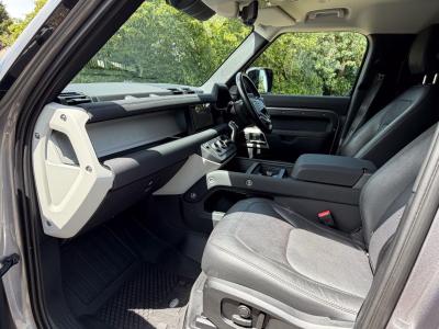 2023 Land Rover 3.0 D250 MHEV SE Hard Top SUV Auto 4WD MWB Euro 6 (s/s) 5dr