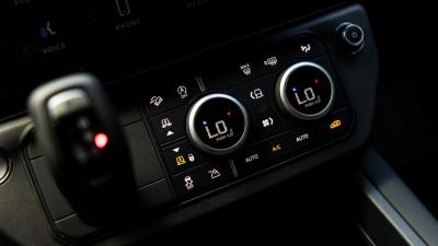 2026 Land Rover Defender 110 Trophy Edition "Artemis K2"