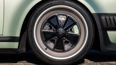 1990 Porsche 911 Reimagined by Singer - Classic Turbo Services "Aurum Verde Commission"