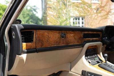 1987 Daimler XJ40