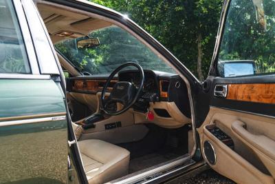 1987 Daimler XJ40