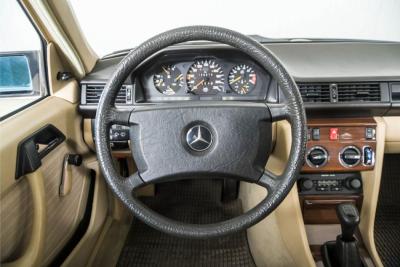 1987 Mercedes - Benz 230TE Combi