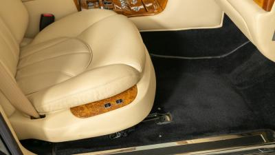2002 Rolls - Royce Park Ward