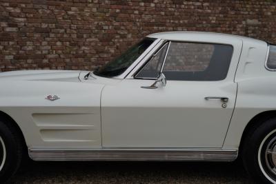 1963 Chevrolet Corvette C2 Sting Ray Split Window