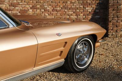 1963 Chevrolet C2 Sting Ray Coup&eacute; Split window