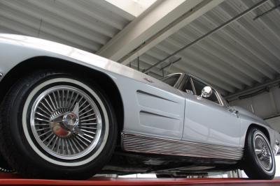 1963 Chevrolet Corvette C2 Sting Ray Split-Window 327 Coup&eacute;