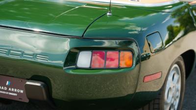1982 Porsche 928 Cabriolet by Straman
