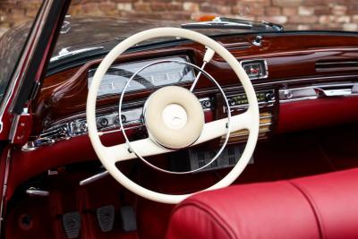 1960 Mercedes - Benz Mercedes Benz 220 SE Cabriolet &ldquo;Extensively restored&rdquo;