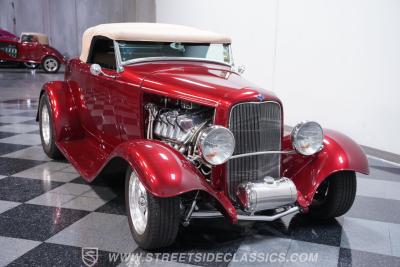 1932 Ford Roadster Boss 9 with Trailer