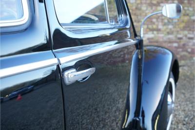 1955 Volkswagen Beetle Oval-Window &ldquo;Restored to its original purity&rdquo;