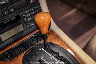 2000 Jaguar XK-Series