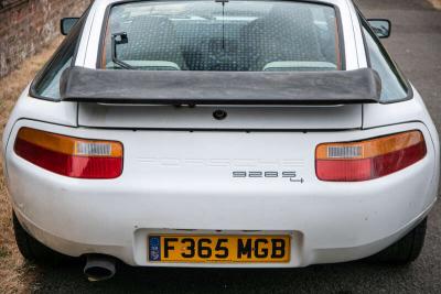 1989 Porsche 928 S4