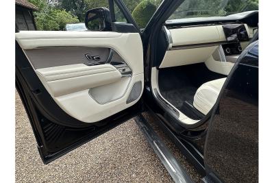 2022 Land Rover Range Rover D350 MHEV First Edition