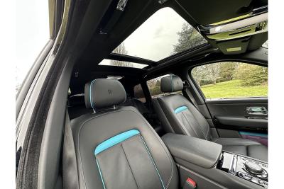 2022 Rolls - Royce Cullinan V12