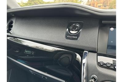 2022 Rolls - Royce Cullinan V12