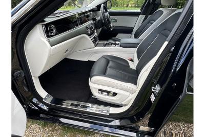 Rolls - Royce Ghost EWB V12