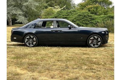 Rolls - Royce Phantom V12