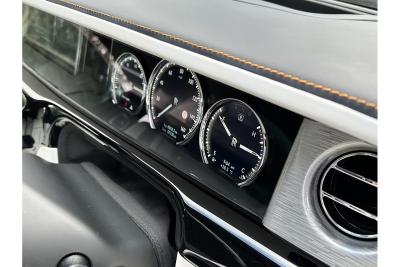 Rolls - Royce Phantom V12