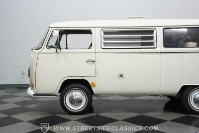 1968 Volkswagen Type 2 Westfalia Campmobile