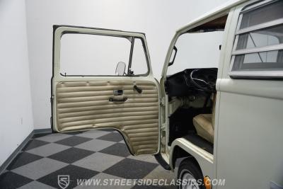 1968 Volkswagen Type 2 Westfalia Campmobile