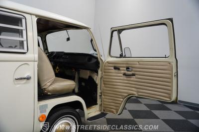 1968 Volkswagen Type 2 Westfalia Campmobile
