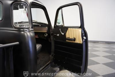 1952 Chevrolet 3100 5 Window Restomod