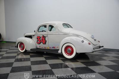 1940 Ford 5-Window Coupe
