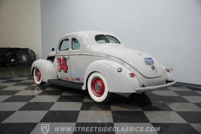 1940 Ford 5-Window Coupe