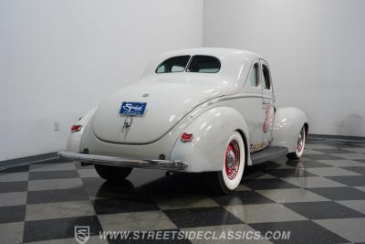 1940 Ford 5-Window Coupe