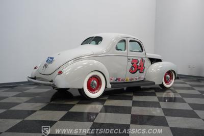 1940 Ford 5-Window Coupe