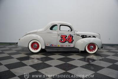 1940 Ford 5-Window Coupe