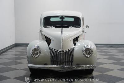 1940 Ford 5-Window Coupe