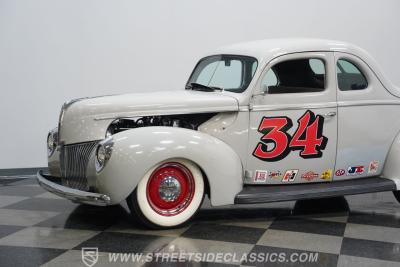 1940 Ford 5-Window Coupe