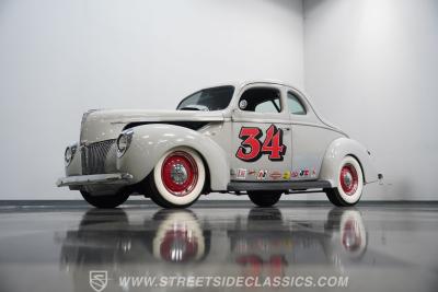 1940 Ford 5-Window Coupe