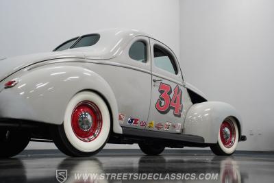 1940 Ford 5-Window Coupe