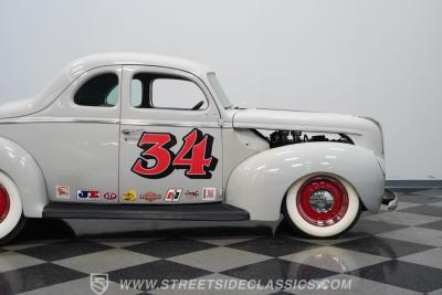 1940 Ford 5-Window Coupe
