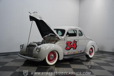 1940 Ford 5-Window Coupe