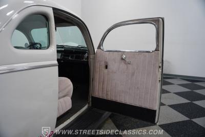 1940 Ford 5-Window Coupe