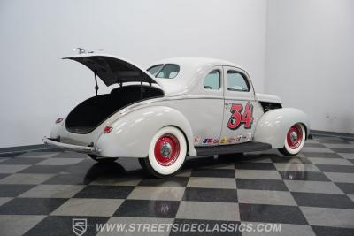 1940 Ford 5-Window Coupe