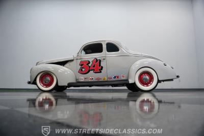 1940 Ford 5-Window Coupe