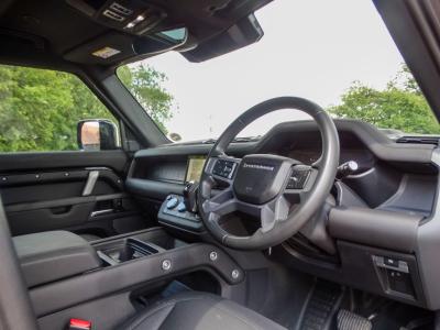 2023 Land Rover 3.0 D300 MHEV X-Dynamic SE Auto 4WD Euro 6 (s/s) 5dr