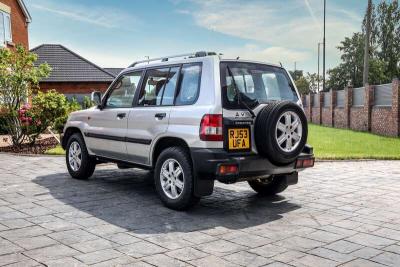 2003 Mitsubishi SHOGUN