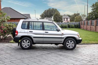 2003 Mitsubishi SHOGUN