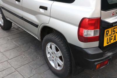 2003 Mitsubishi SHOGUN