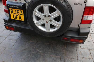 2003 Mitsubishi SHOGUN