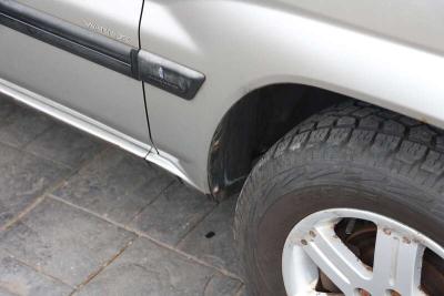 2003 Mitsubishi SHOGUN